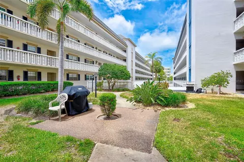 Exterior - 131 Bluff View Dr #401, Belleair Bluffs, FL 33770 photo 4 of 9