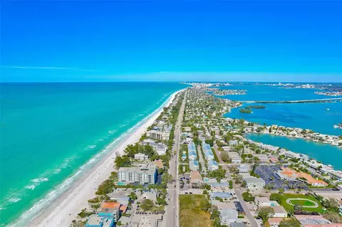 View/Area - 131 Bluff View Dr #401, Belleair Bluffs, FL 33770 photo 5 of 7