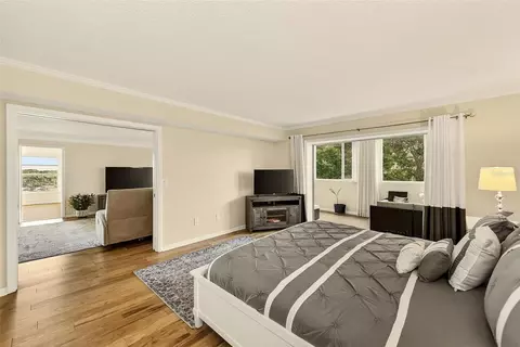 Bedroom - 131 Bluff View Dr #401, Belleair Bluffs, FL 33770 photo 6 of 7