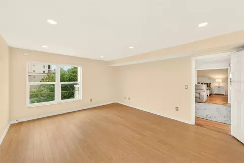 Bedroom - 131 Bluff View Dr #401, Belleair Bluffs, FL 33770 photo 3 of 7