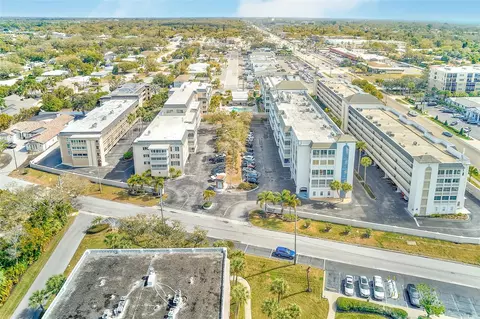 View/Area - 131 Bluff View Dr #401, Belleair Bluffs, FL 33770 photo 3 of 7