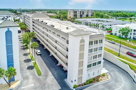 Exterior - 131 Bluff View Dr #401, Belleair Bluffs, FL 33770 photo 7 of 9