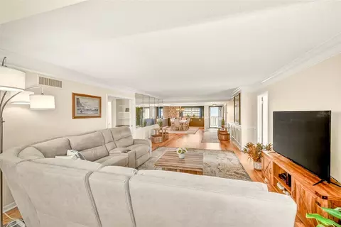 Living - 131 Bluff View Dr #401, Belleair Bluffs, FL 33770 photo 3 of 4