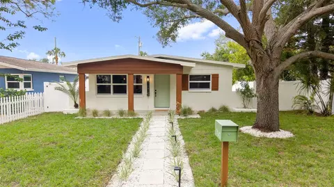 7042 Dartmouth Ave N, Saint Petersburg, FL 33710