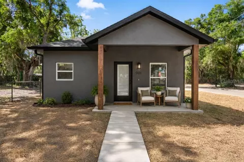 901 E Warren St, Plant City, FL 33563
