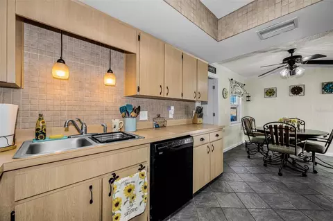 Kitchen - 2907 Whispering Dr N, Largo, FL 33771 photo 4 of 7
