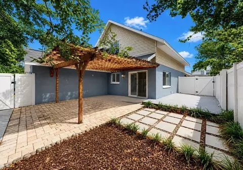 Exterior - 10331 Summerview Cir, Riverview, FL 33578 photo 4 of 7