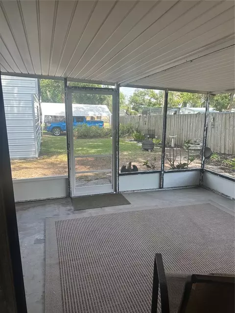 Exterior - 11815 Washington St, Seffner, FL 33584 photo 6 of 9