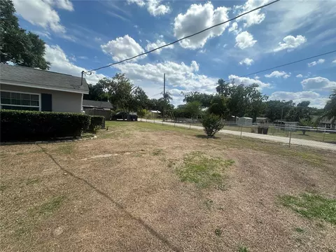 Exterior - 11815 Washington St, Seffner, FL 33584 photo 3 of 9