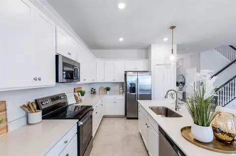 Kitchen - 17839 Garden Grove Way, Parrish, FL 34219 photo 3 of 6