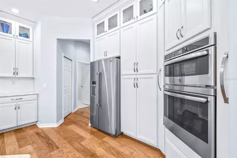 Kitchen - 313 Pine Bluff Dr, Lutz, FL 33549 photo 6 of 8