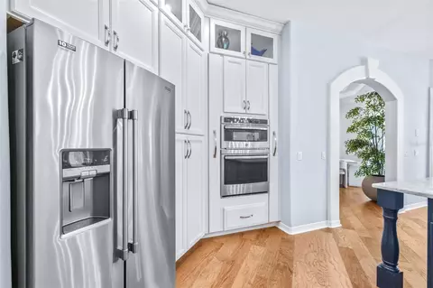 Kitchen - 313 Pine Bluff Dr, Lutz, FL 33549 photo 8 of 8