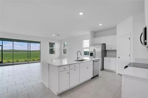 Kitchen - 3337 Night Star Ter, Parrish, FL 34219 photo 4 of 6