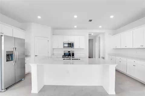 Kitchen - 3337 Night Star Ter, Parrish, FL 34219 photo 6 of 6