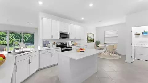 Kitchen - 3221 Pineberry Xing, Parrish, FL 34219 photo 3 of 4