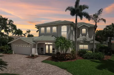 2032 Massachusetts Ave NE, Saint Petersburg, FL 33703