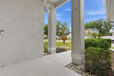 Exterior - 11214 Sailbrooke Dr, Riverview, FL 33579 photo 6 of 8