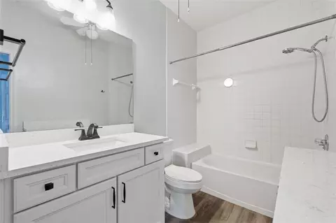 Bath - 11214 Sailbrooke Dr, Riverview, FL 33579 photo 1 of 6