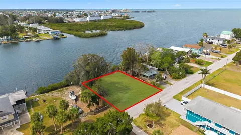 6646 Seaview Blvd, Hudson, FL 34667