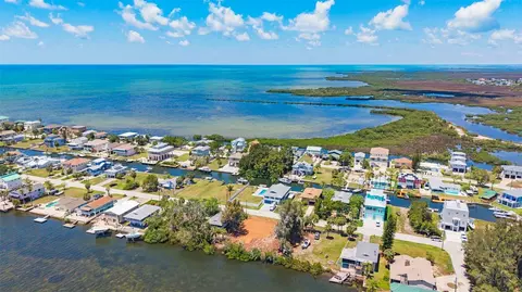 6646 Seaview Blvd, Hudson, FL 34667