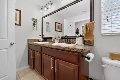 Bath - 12944 Utopia Gardens Way, Riverview, FL 33579 photo 4 of 5