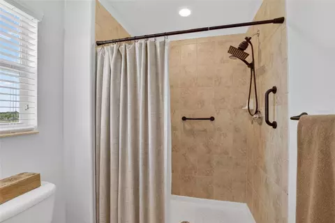 Bath - 12944 Utopia Gardens Way, Riverview, FL 33579 photo 5 of 5
