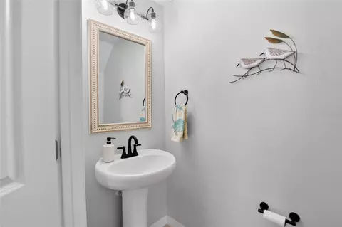 Bath - 12944 Utopia Gardens Way, Riverview, FL 33579 photo 1 of 5