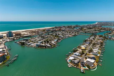 11055 4th St E, Treasure Island, FL 33706