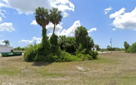 2748 NE 6th Pl, Cape Coral, FL 33909