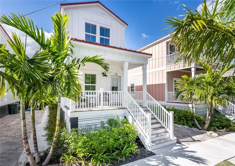 340 6th St E, Bradenton, FL 34208