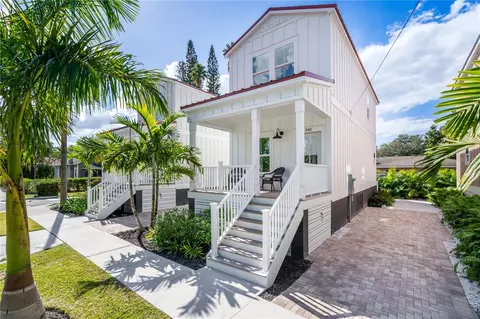340 6th St E, Bradenton, FL 34208