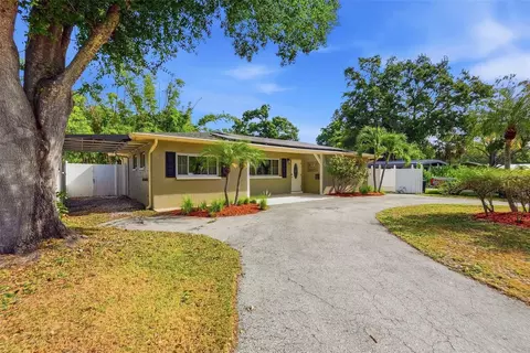 5654 Kiwanis Pl NE, Saint Petersburg, FL 33703