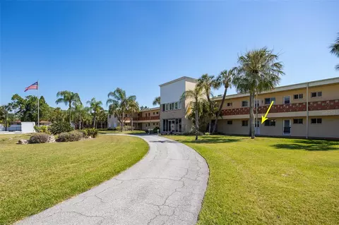 2900 45th St S #7, Gulfport, FL 33711