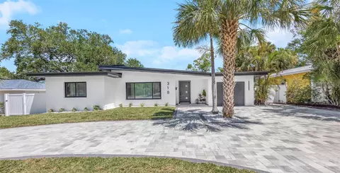 318 Mehlenbacher Rd, Belleair, FL 33756