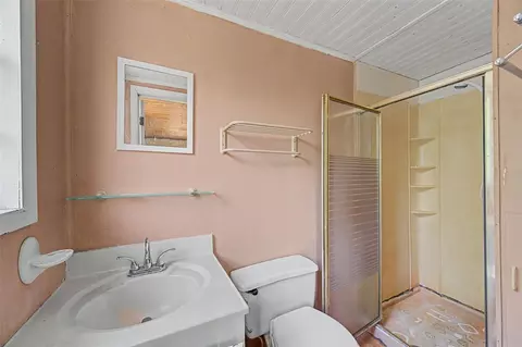 Bath - 232 Cutrone Rd, Winter Haven, FL 33880 photo 1 of 4