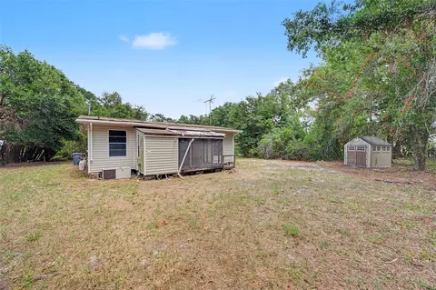Exterior - 232 Cutrone Rd, Winter Haven, FL 33880 photo 5 of 11