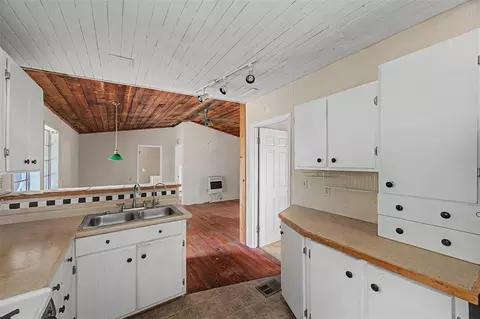 Kitchen - 232 Cutrone Rd, Winter Haven, FL 33880 photo 3 of 4