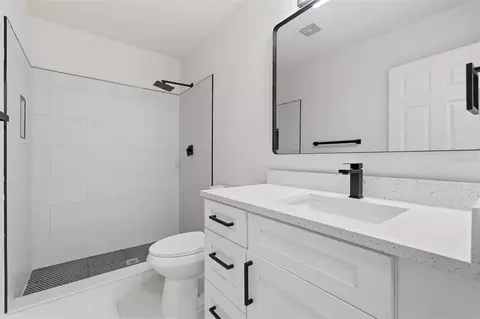Bath - 5065 Plumosa St, Spring Hill, FL 34607 photo 5 of 5