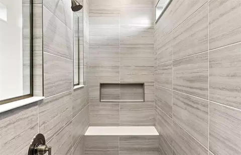 Bath - 17056 Canary Trl, Parrish, FL 34219 photo 2 of 4