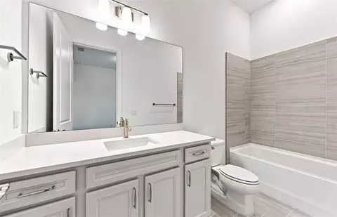 Bath - 17056 Canary Trl, Parrish, FL 34219 photo 4 of 4
