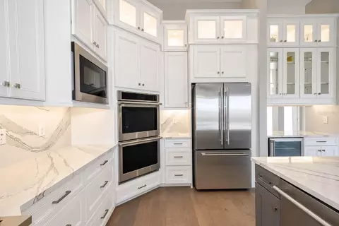 Kitchen - 4866 Freccia Loop, Wesley Chapel, FL 33543 photo 2 of 5