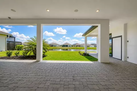 Exterior - 4866 Freccia Loop, Wesley Chapel, FL 33543 photo 5 of 7