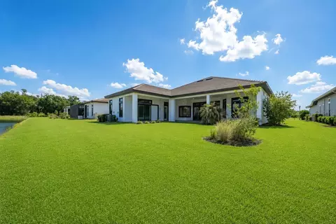 Exterior - 4866 Freccia Loop, Wesley Chapel, FL 33543 photo 6 of 7