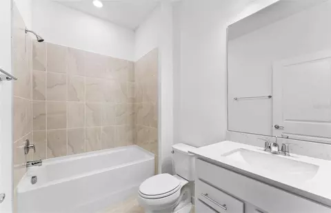 Bath - 16816 Harmony River Ln, Parrish, FL 34219 photo 2 of 2