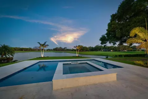19 Hibiscus Rd, Belleair, FL 33756