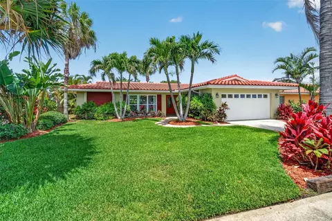10444 Majestic Dr, Largo, FL 33774