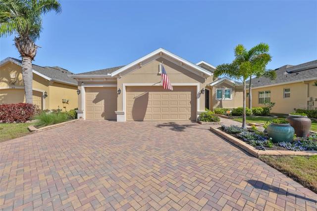 1618 Emerald Dunes Dr, Sun City Center, FL 33573