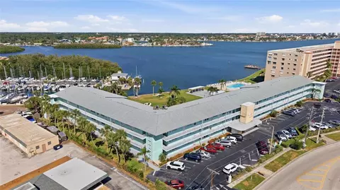 1819 Shore Dr S #103, South Pasadena, FL 33707