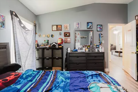 Bedroom - 9817 White Barn Way, Riverview, FL 33569 photo 6 of 9