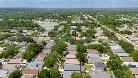 View/Area - 9817 White Barn Way, Riverview, FL 33569 photo 7 of 9